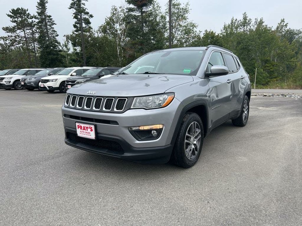 Image 2020 Jeep Compass Latitude with sun and wheel package fwd